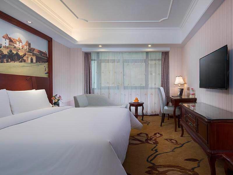 Vienna International Hotel Fenghua Zhongshan Road Экстерьер фото